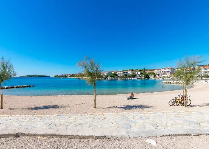 Daire Luka Rogoznica (Sibenik-Knin)